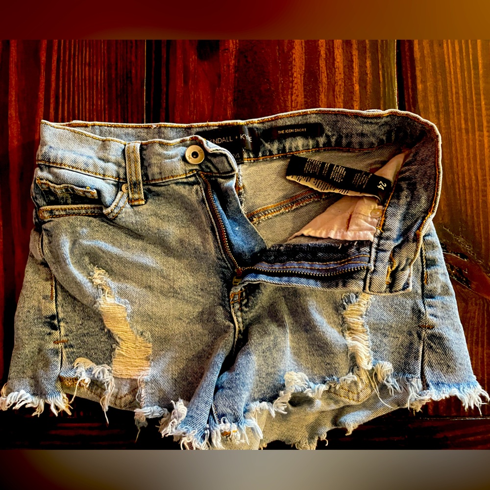 Kendal & Kyle shorts size 24